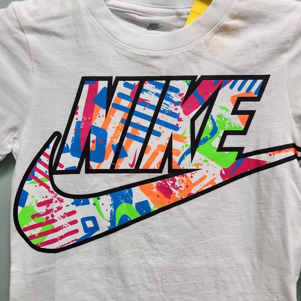๐๏ธ Nike Tee - Picture 5 of 6
